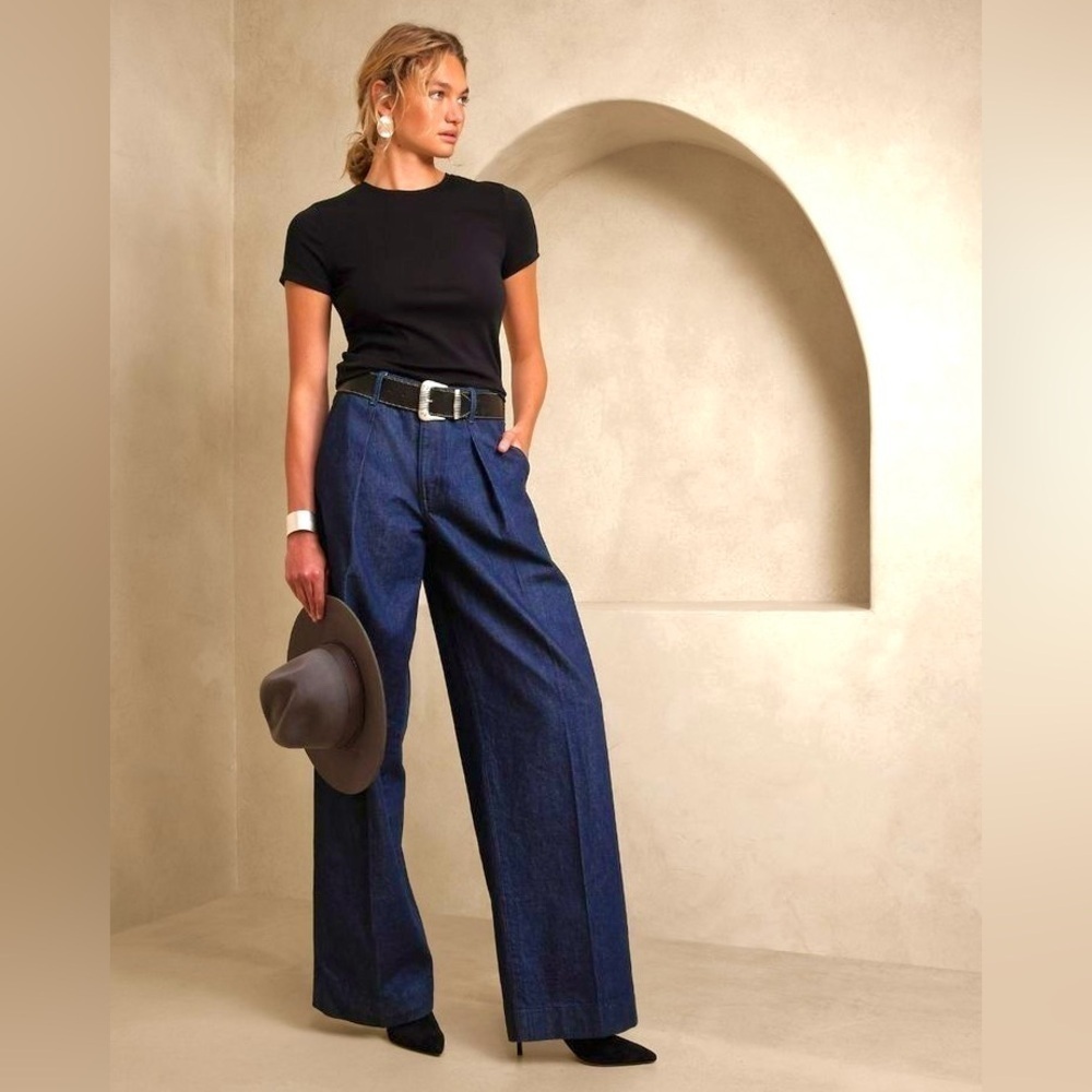 NWT! Banana Republic Dark Wash Pleated Wide-Leg Jean - Size 4/27 🩷